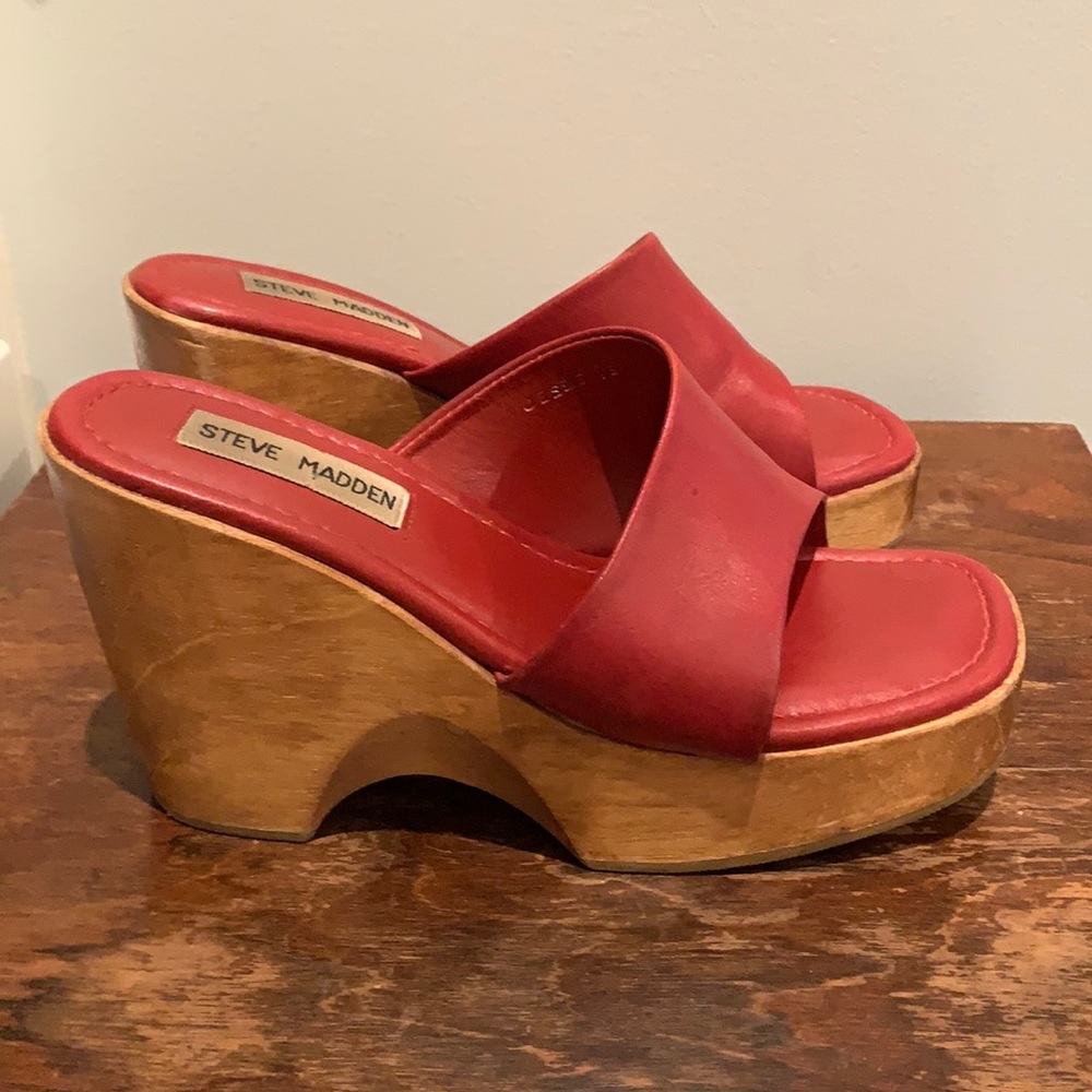 Steve Madden Red and Brown Wedge Sandals